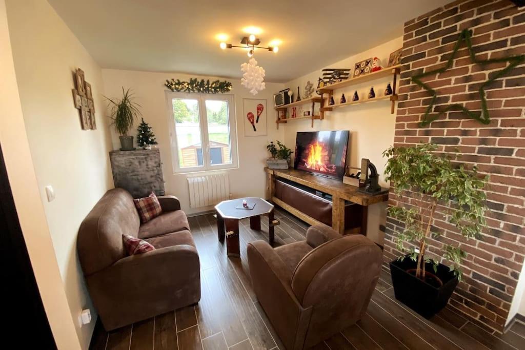 ヴェルダン・シュル・ムーズ La Maison Sous Charmoisヴィラ エクステリア 写真