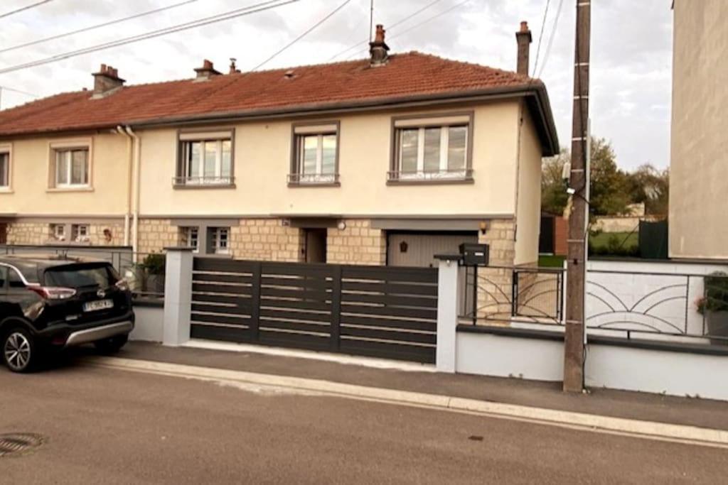 ヴェルダン・シュル・ムーズ La Maison Sous Charmoisヴィラ エクステリア 写真
